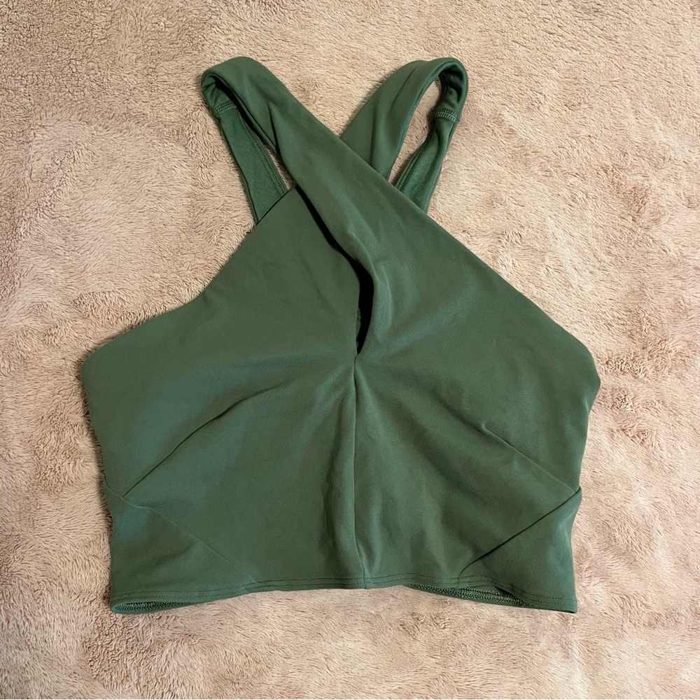 green lululemon keyhole sports bra